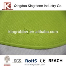 Skid-resistant rubber bathmat