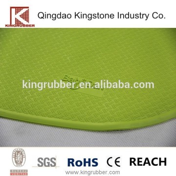 Skid-resistant rubber bathmat