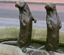 Factory Supply Metal Craft Life Size Bronze Sea Otter Statue