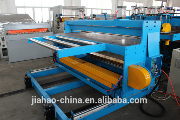 Plastic sheet cutting machine