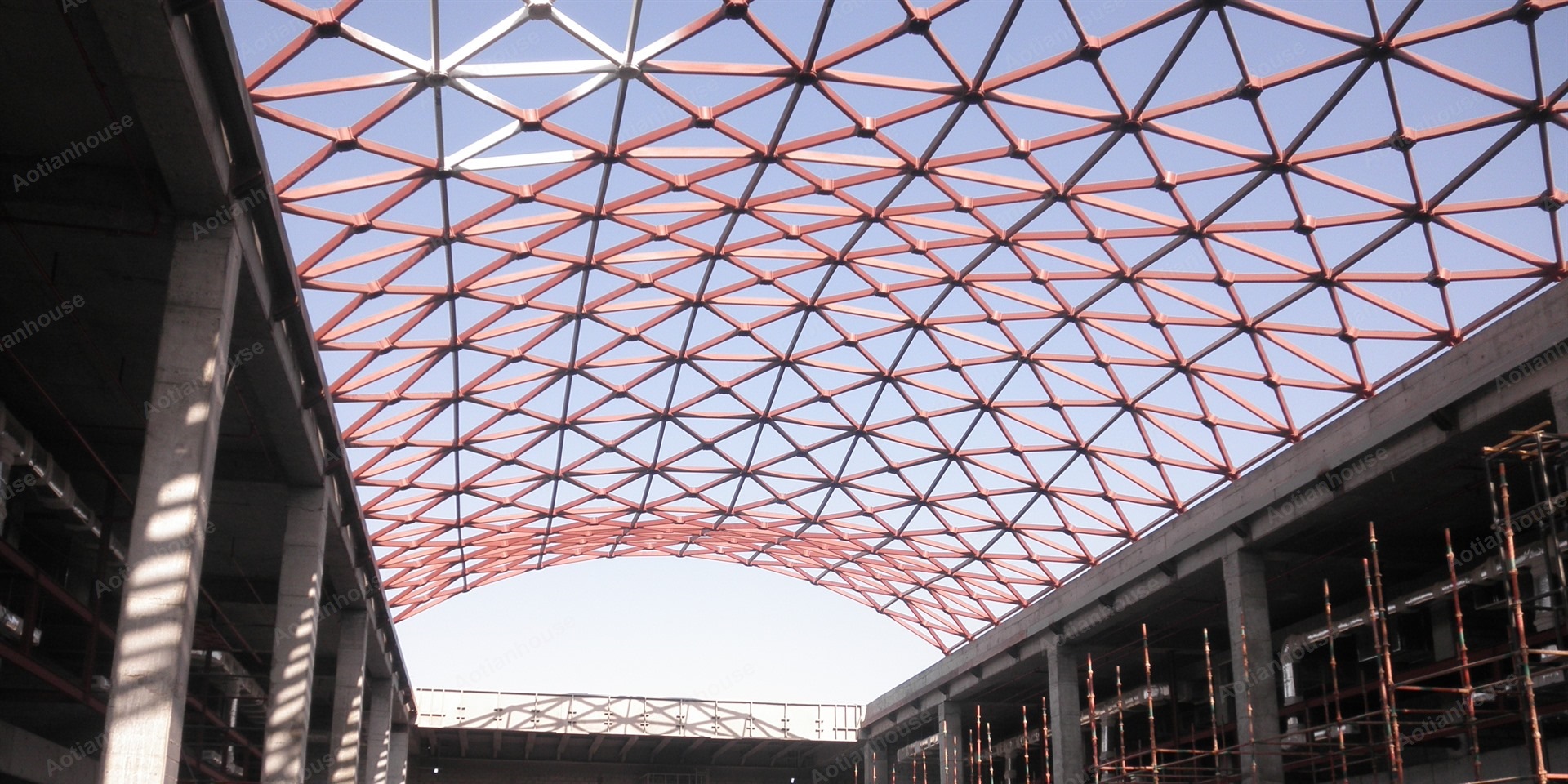 the-avenues-mall-kuwait-artículo-05-instalación-de-marco-espacial-de-acero-1920x960 the-avenues-mall-kuwait-article-05-steel-space-frame-installation-1920x960