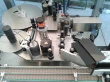 syringe bottle vial labeling machine