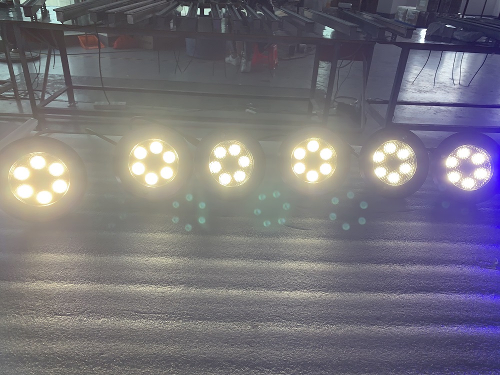 LED underwater lights for decorative lighting