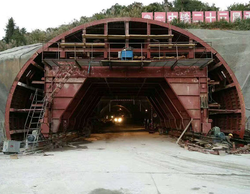 Sistema di casseforme per tunnel permanenti