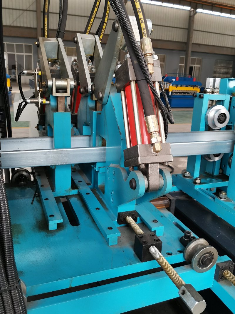 Automatic High Speed Strut Channel CUZ Purlin Roofing Sheet Cold Roll Forming Machine Lipped  Making Machine Stud and Track Mach