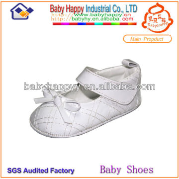 Chic beautiful simple designer white baby girl shoes