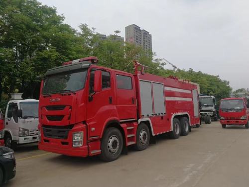 Isuzu 8x4 water foam powder fire engine truck