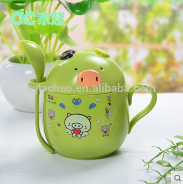 child plastic funny mugs with lid ,plastic cups with spoon
