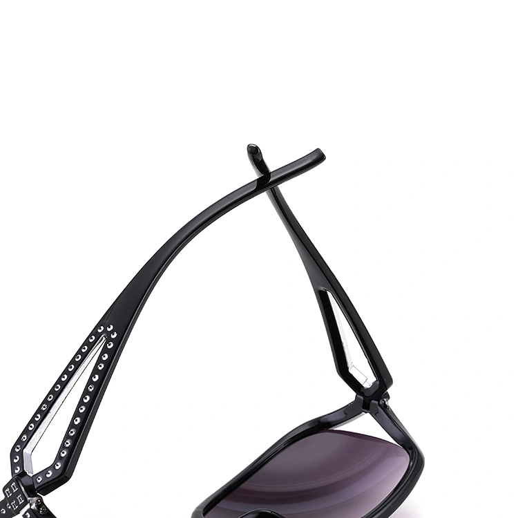 Latest Women Fashion Black Frame Sunglasses with Diamonds