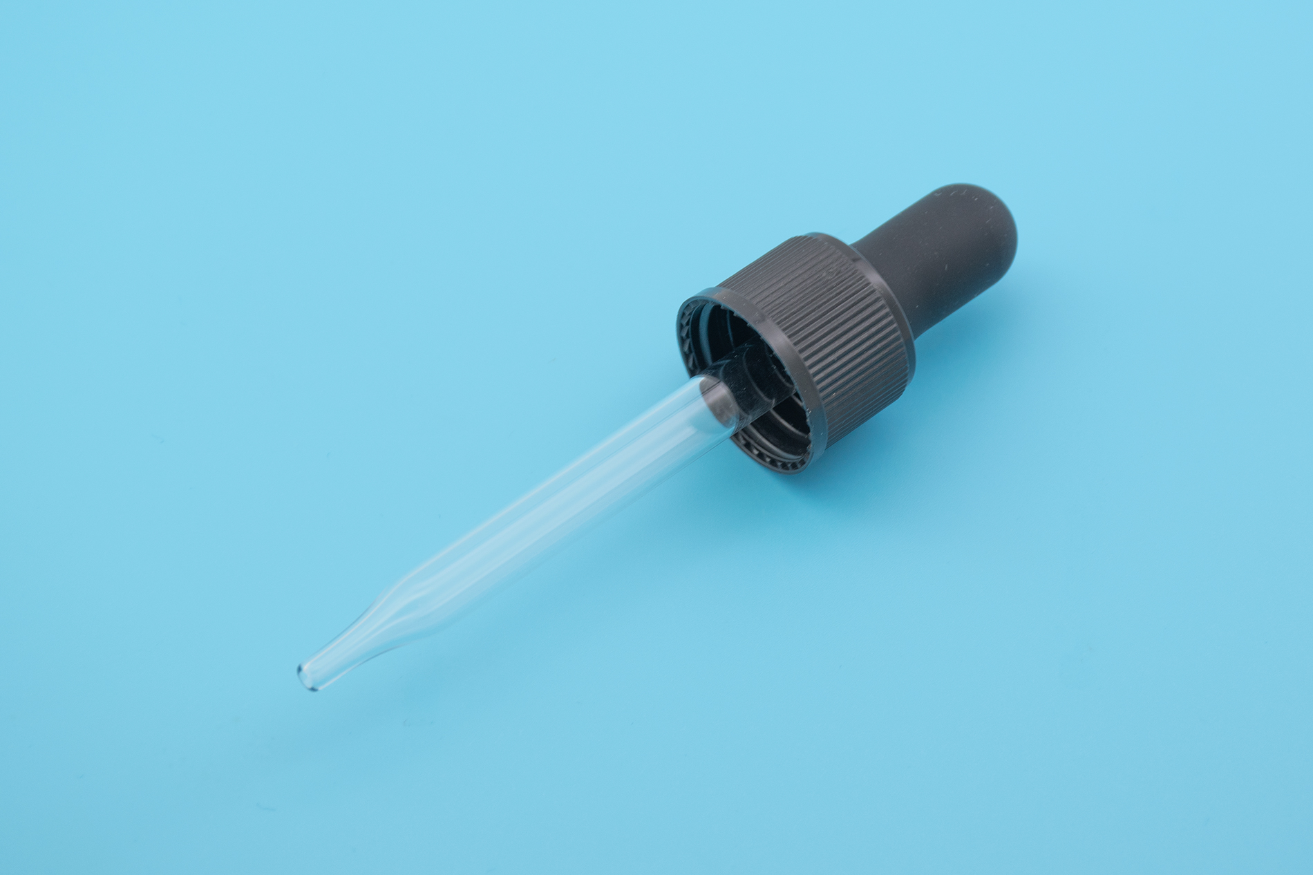 18/410 قبعة قطارة مضلعة باللون الأسود 18/410 Black Ribbed Dropper Cap