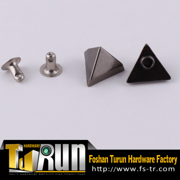 Wholesale fashion shoe studs and spikes triangle rivets