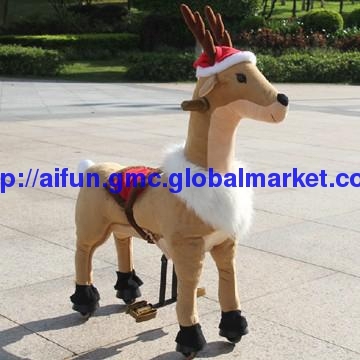 Merry Christmas! Take this reindeer toy as your kids\' Christmas gift