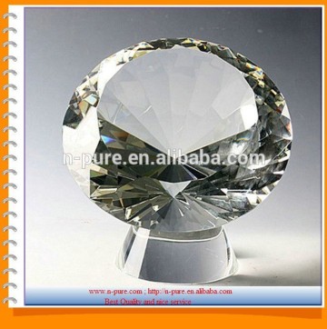 fashion crystal diamond with base,crystal glass diamond