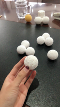 Heat resistant insulating alumina ceramic heat storage ball