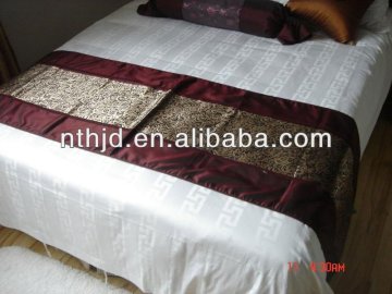 Heat Seal Pleated Satin Panel Quilted Bed Runner