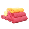 Serviette en microfibre de voiture rouge absorbante en peluche