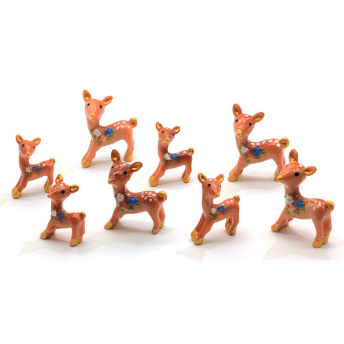 100 unids / set Artificial Mini Sika Deer Fairy Garden Miniaturas Gnomos Terrarios de musgo Resina Figuras de artesanía para la decoración del hogar