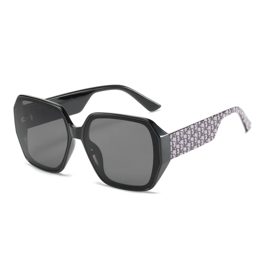 2020 Ready Made Plastic Fashion Sunglasses with Patterns