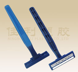 Sweden Stainless Steel Triple Blade Disposable Razors With Plastic Handle