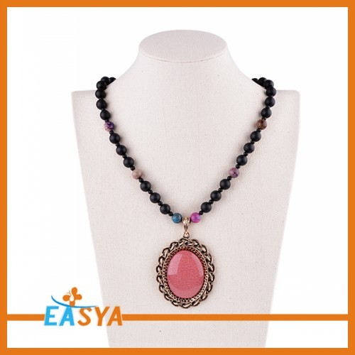 Cadena de perlas con resina Abalorios collares 2015 nuevo diseño