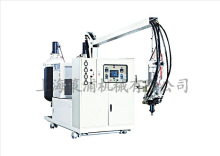 Low pressure foam machine