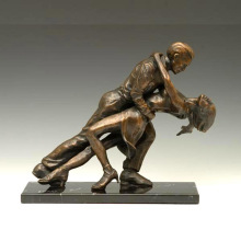 Modern decoration man and lady dancing bronze sculpture