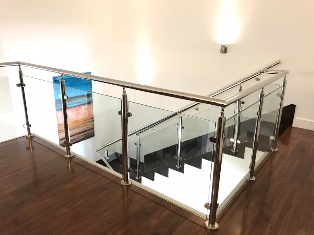 Moderner SS-Handlauf-Außenhandlauf-Glaszaun-Pfosten für Balkon-Treppe