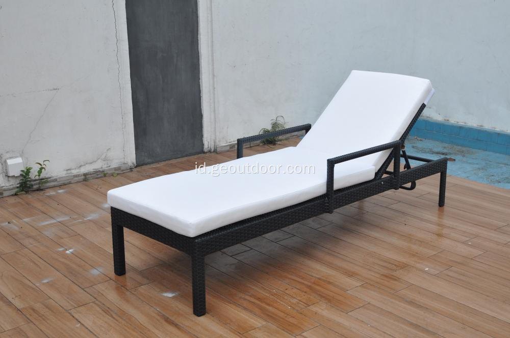 1pc teras rotan tenun sun lounger rekreasi