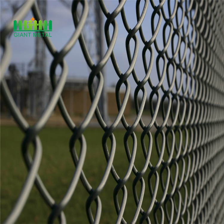 Chain link fence assembly