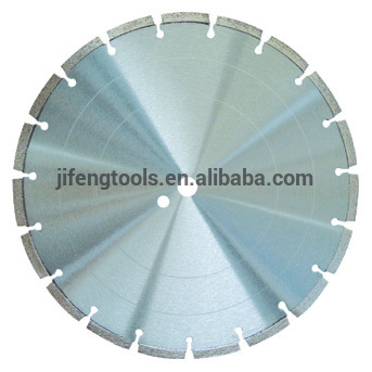 Circular saw blade for cured concrete