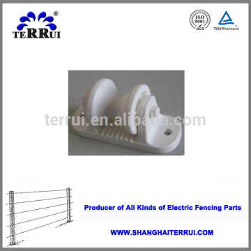 Electric fence wood post corner insulator