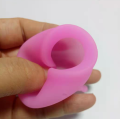 Coppa mestruale in silicone di tazza di silicone comoda riutilizzabile.