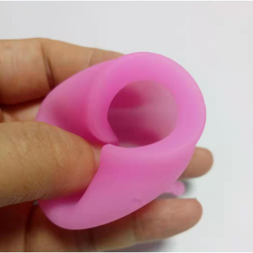 Coppa mestruale in silicone di tazza di silicone comoda riutilizzabile.