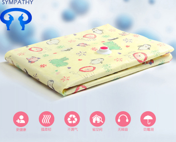 Vacuum packed bag of cotton quilt