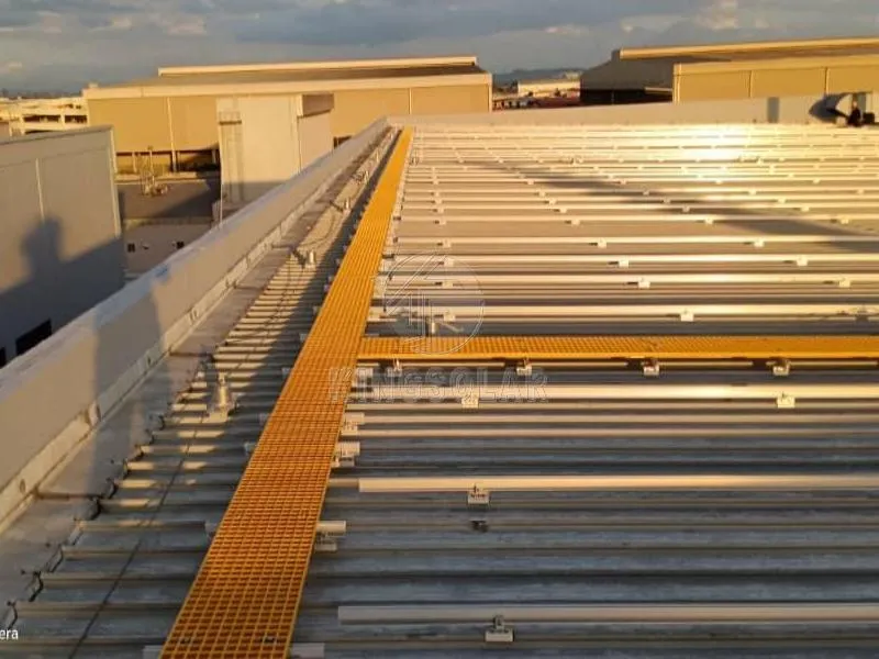 Black and Silver Rail Aluminum for Solar Panel Mounting System