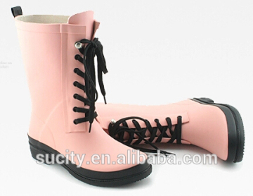 2014 wholesale ladies newest fashion rubber rain boot with shoelace