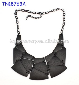 Black jade necklace retro in Decorative patter