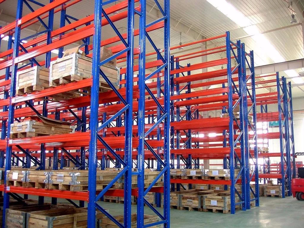 Selective Pallet Storage Shelving for Industrial Warehouse