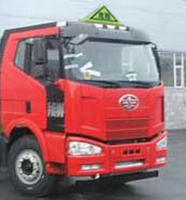 FAW 8X4 18CBM Chemical Liquid Tanker Truck