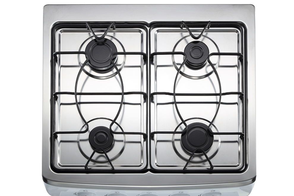 4-burenr gas stove with oven in home kitchen