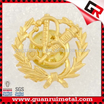 Top quality classical gold lapel pin badge