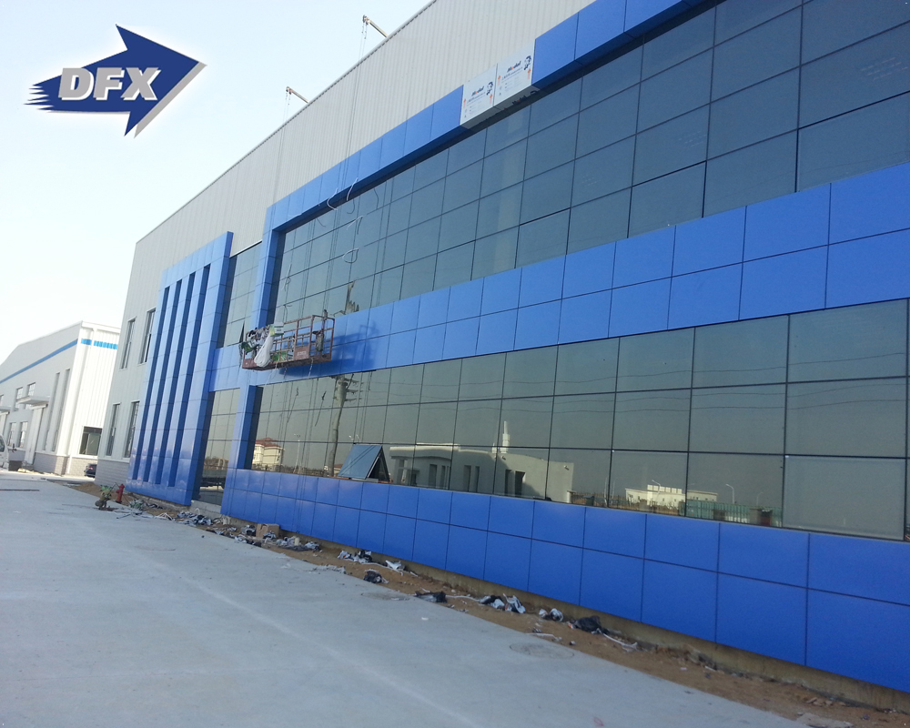 Qingdao Well Design Prefabricated Steel Structure Shopping Mall with Glass Wall