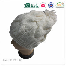 Neige blanche câble tricot chapeau d’hiver