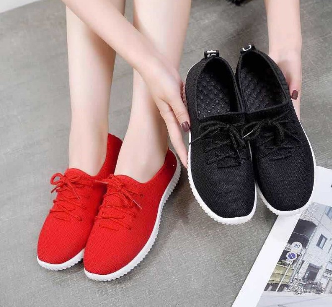 Wearable and thickened shoes with small red and black laces sneakers breathable sport Shoes women shoes sports