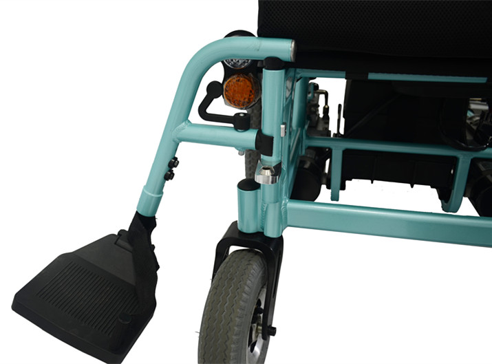 Removable legs wheelchair