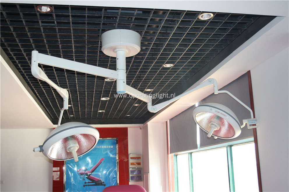 Ceiling mounted double domes operating lamps