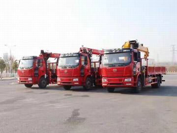 FAW boom truck mounted crane