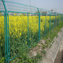 Frame wire mesh fence