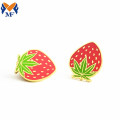 Lencana Pin Strawberi Buah Logo Tersuai Logam