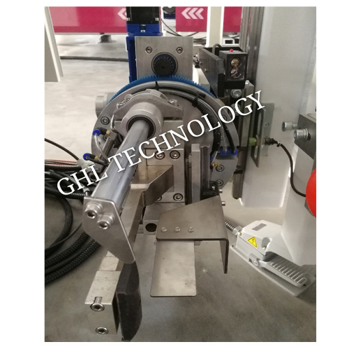 Automatic hollow glass sealing robot